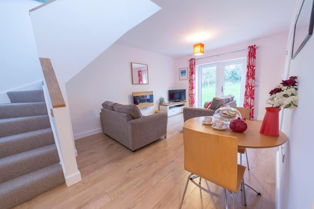Home From Home Self Catering For 2 سانت أوستيل المظهر الخارجي الصورة